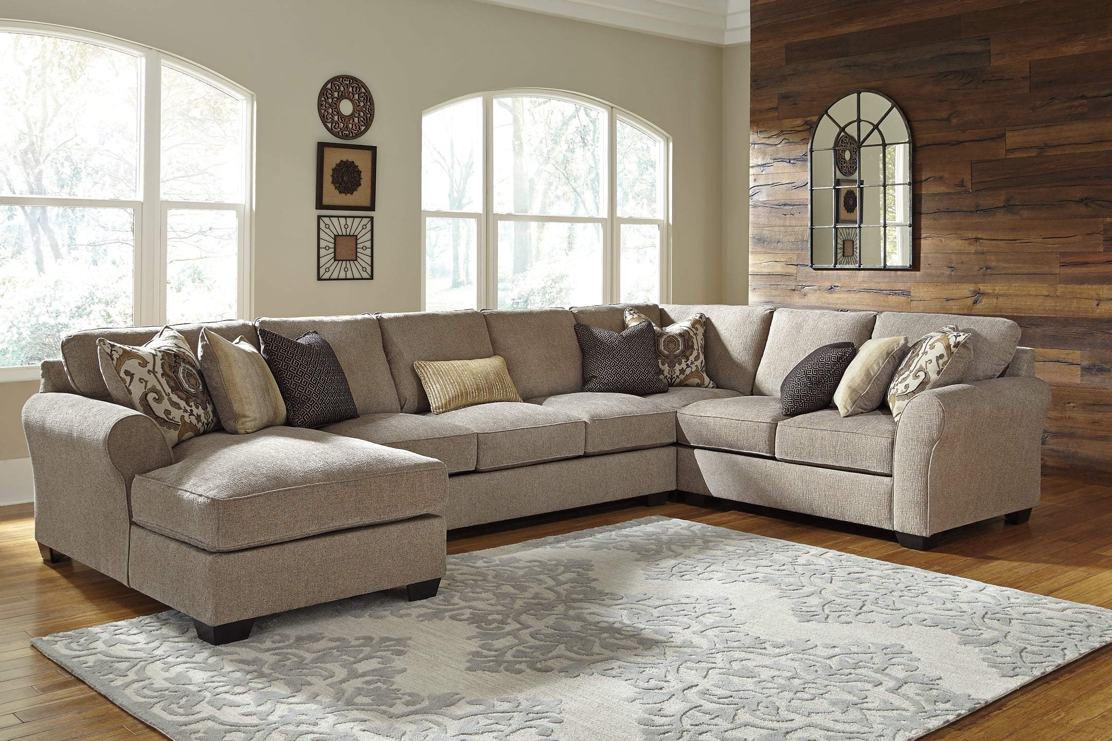 Pantomine 4-Piece Sectional with Ottoman - Image 4