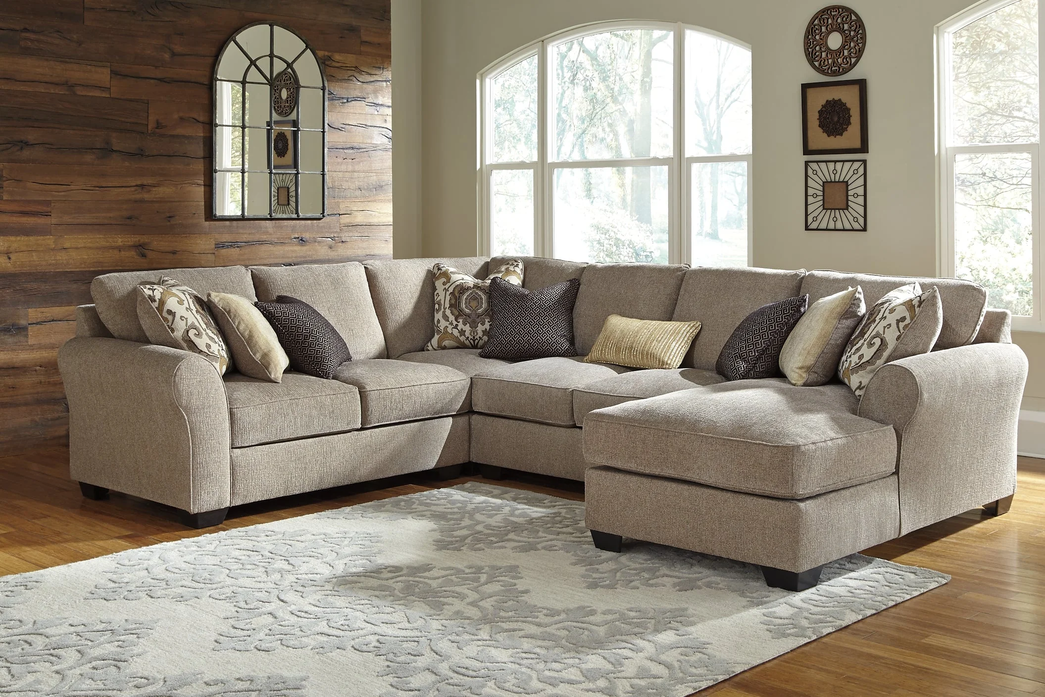 Pantomine 4-Piece Sectional with Ottoman - Image 4