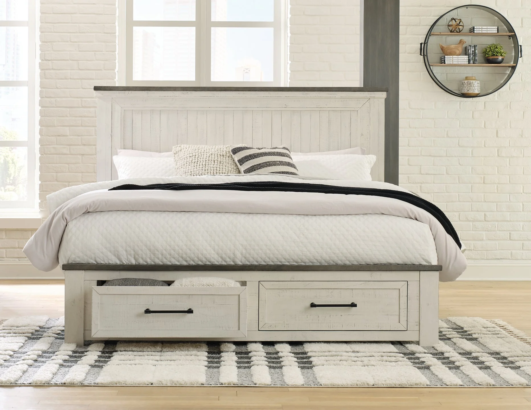 Brewgan King Panel Storage Bed - Image 5