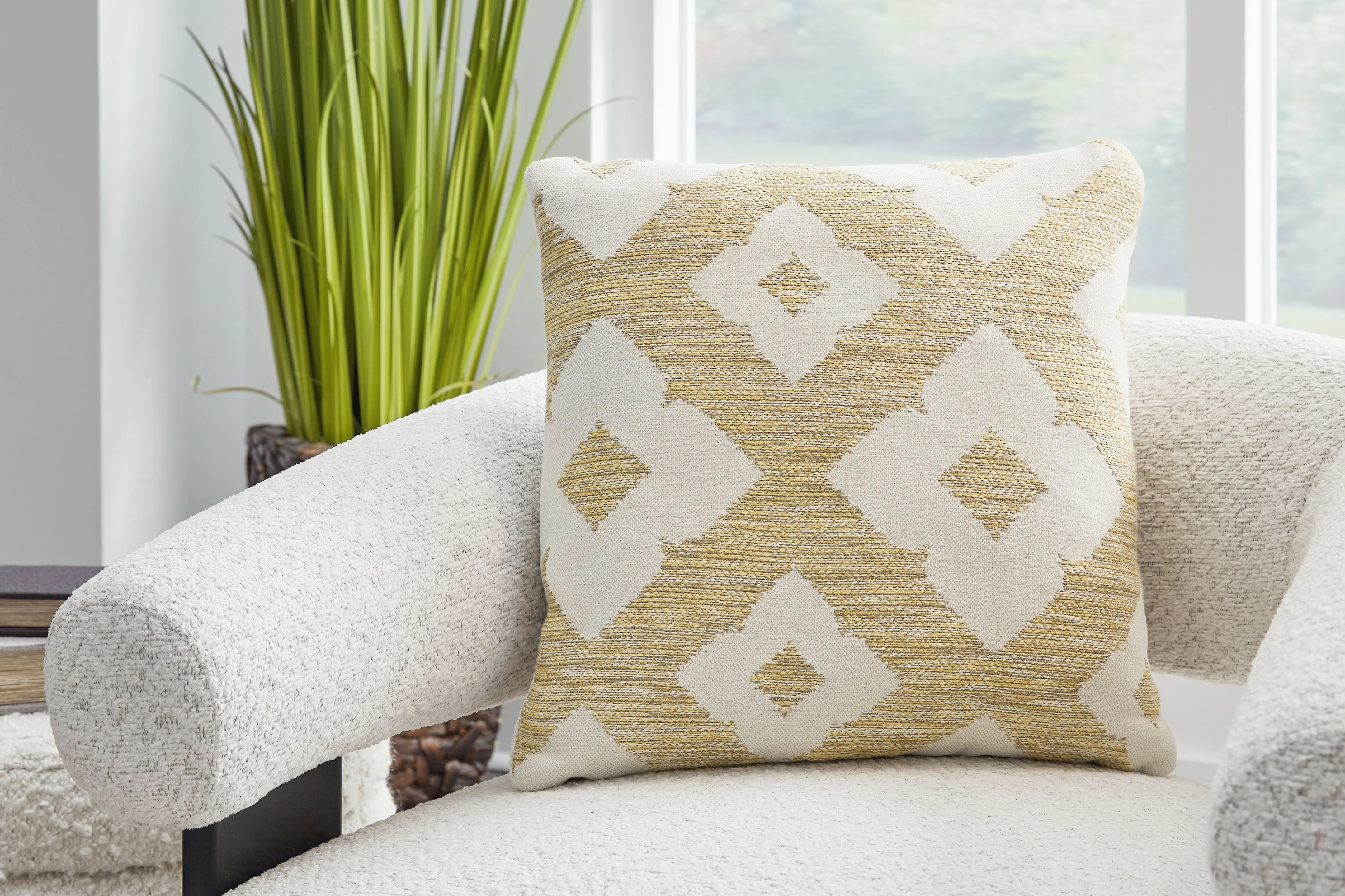 Brockner Next-Gen Nuvella - Pillow - Image 3