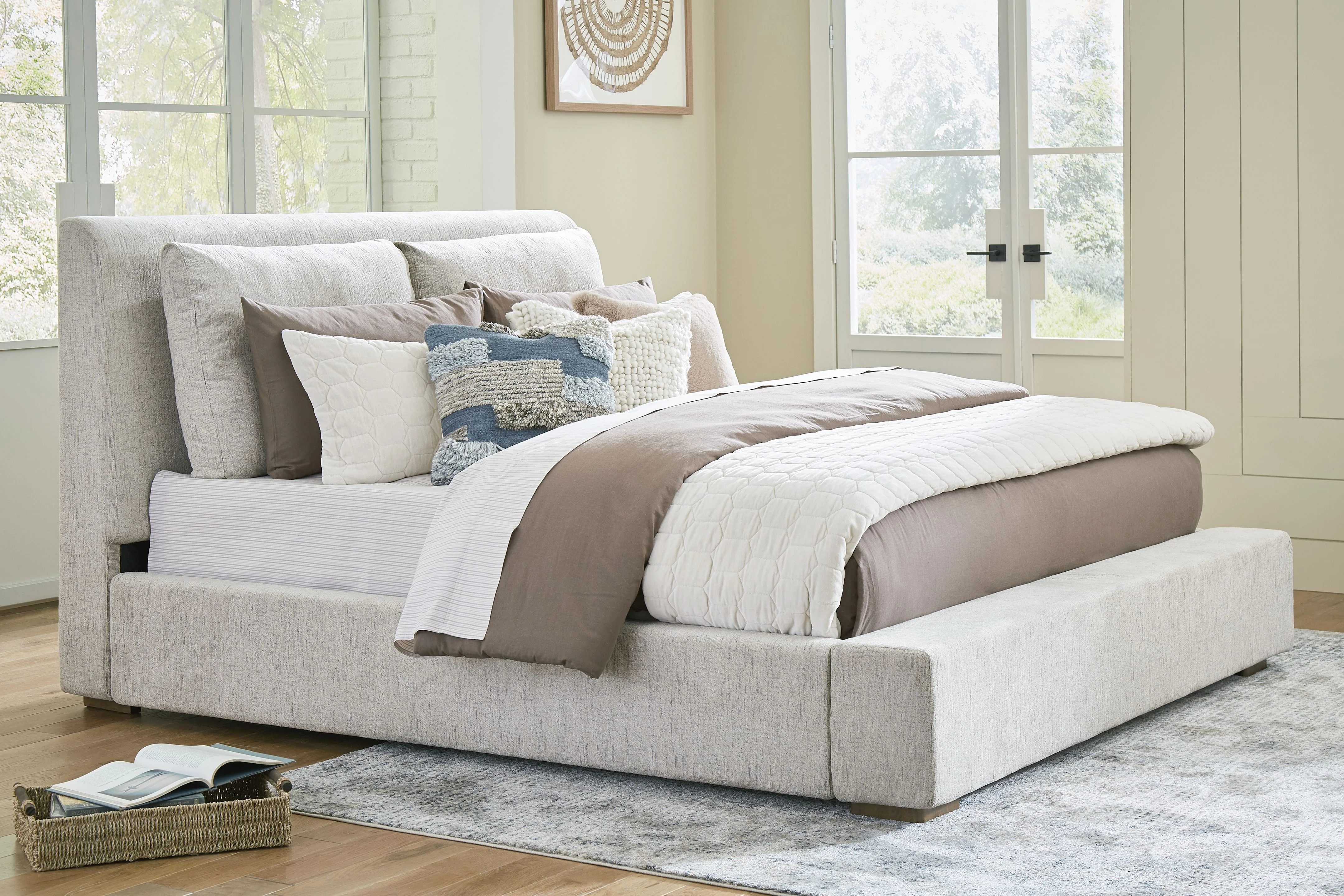 Cabalynn - Upholstered Bed - Image 4