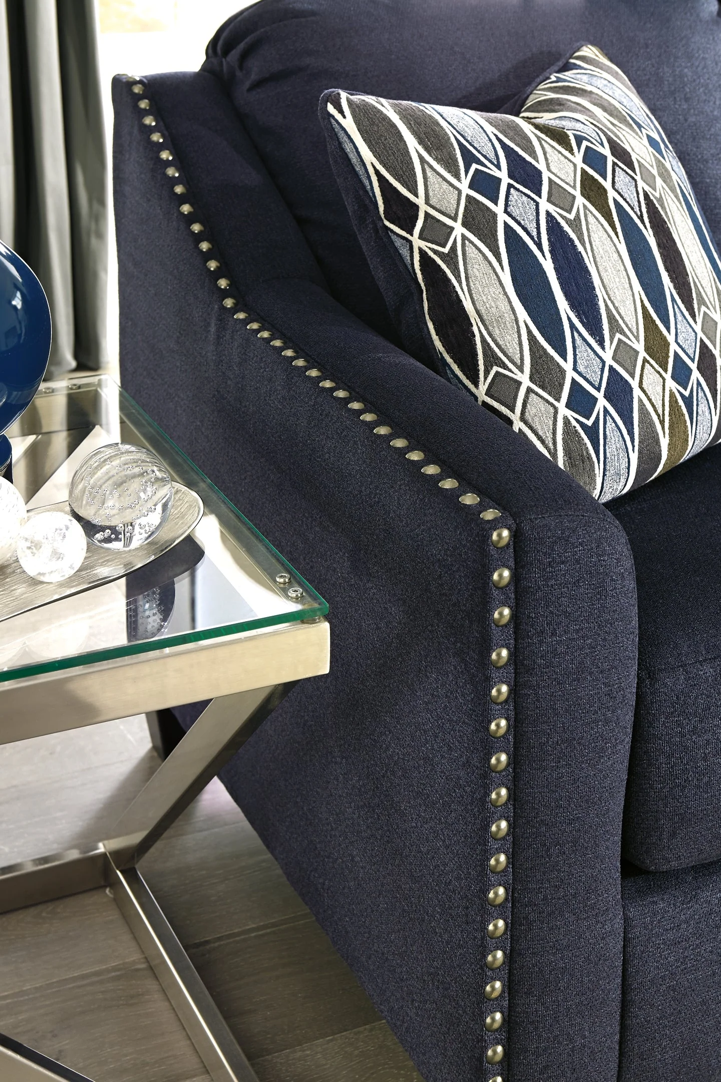 Creeal Heights Loveseat - Image 8