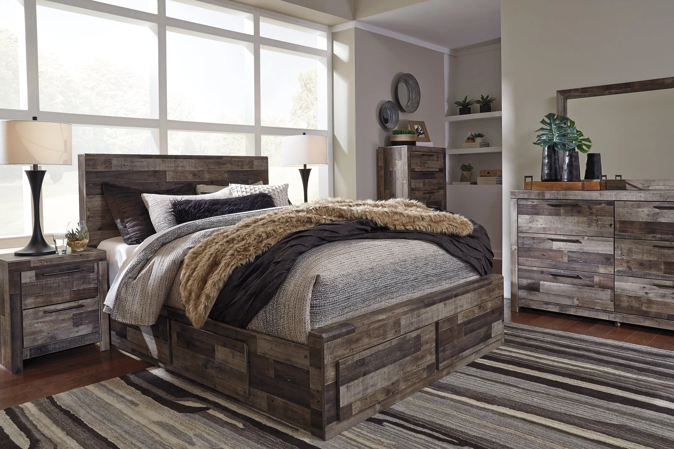 Derekson Queen Panel Bed with 4 Storage Drawers - Image 17