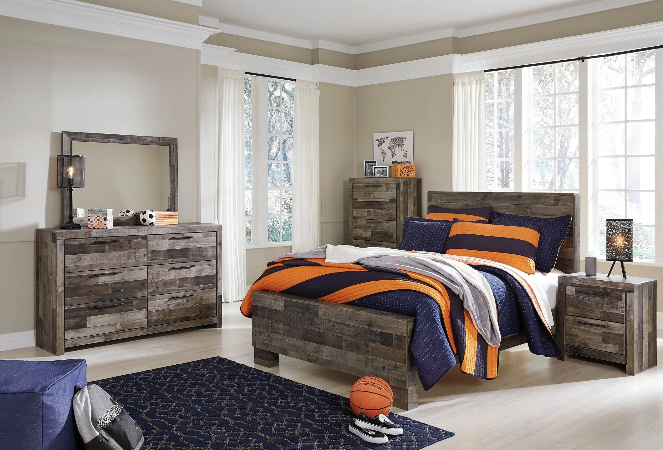 Derekson Full Panel Bed with Mirrored Dresser, Chest and Nightstand - Image 11