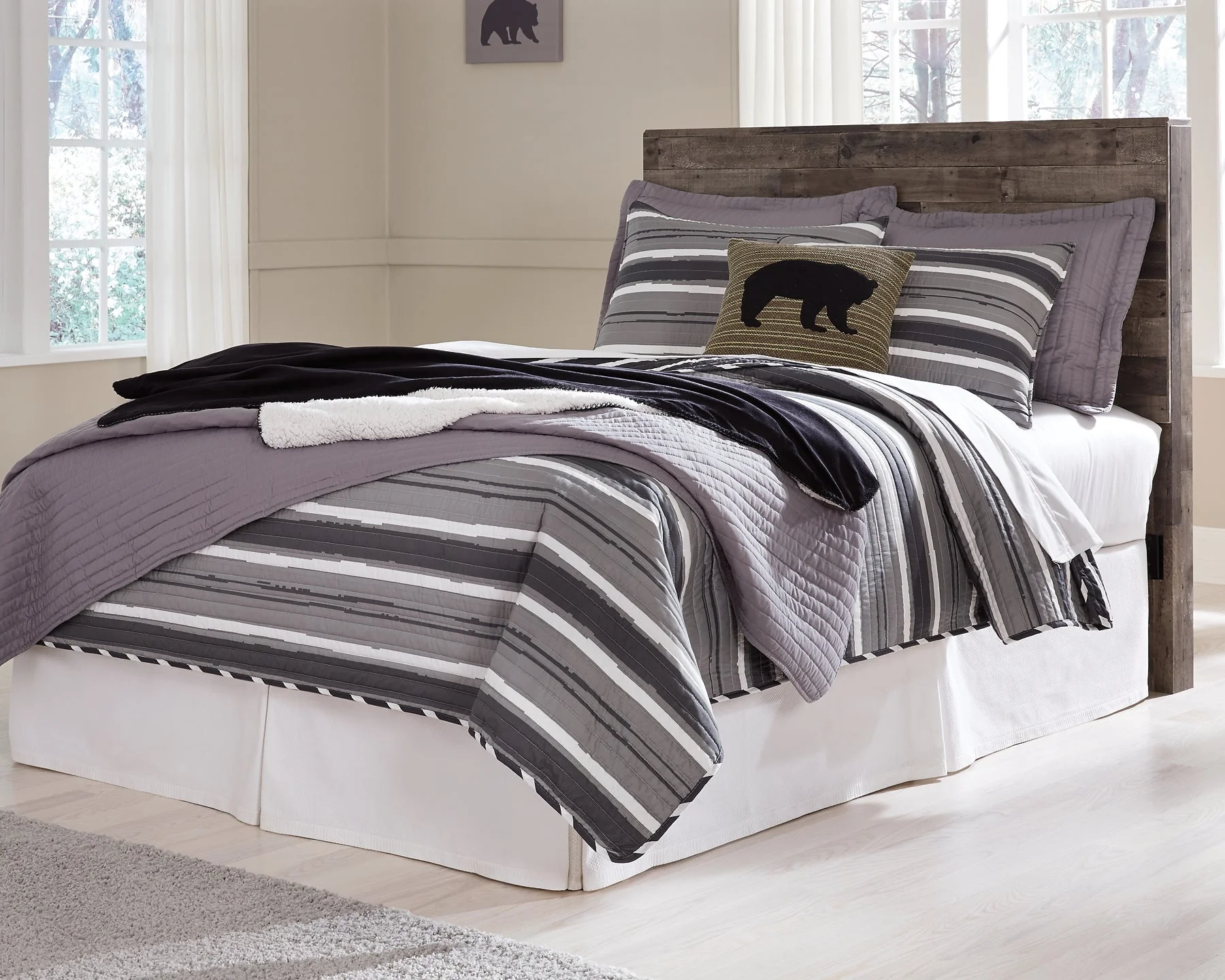 Derekson Full Panel Headboard with Mirrored Dresser - Image 4