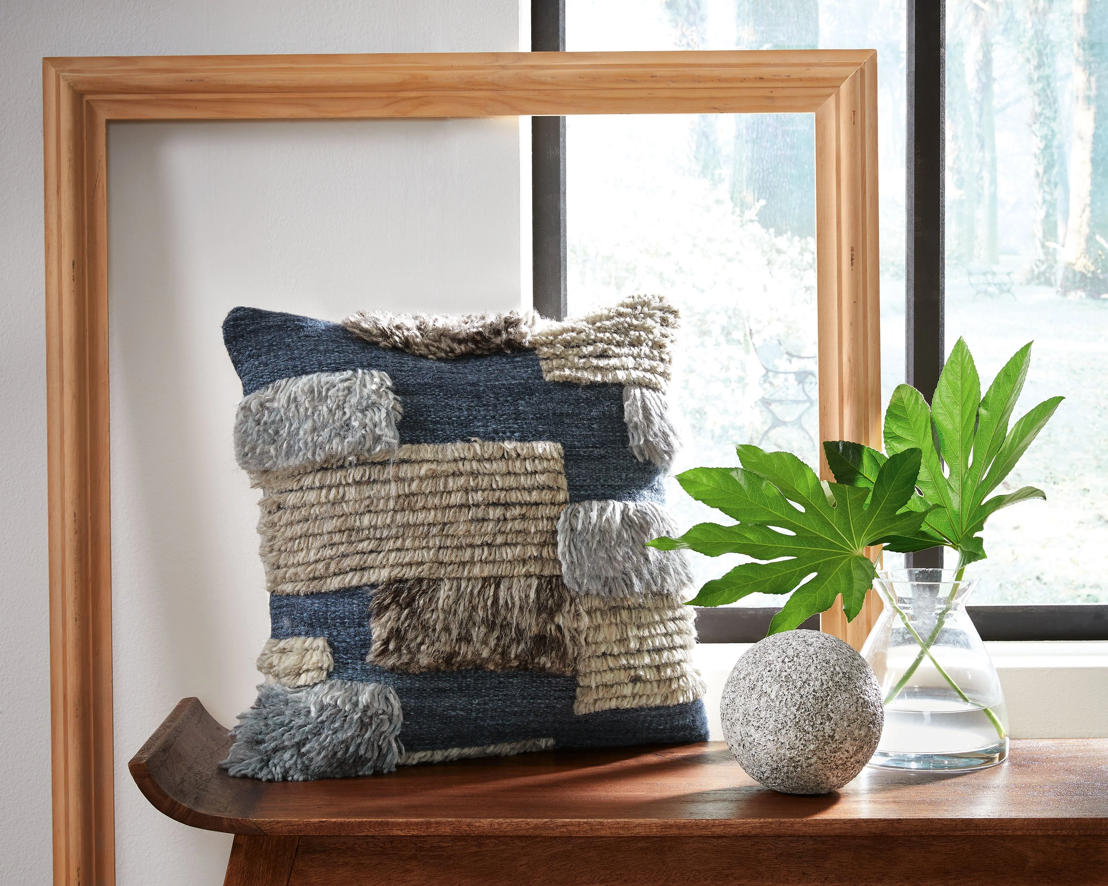 Gibbend - Pillow - Image 3