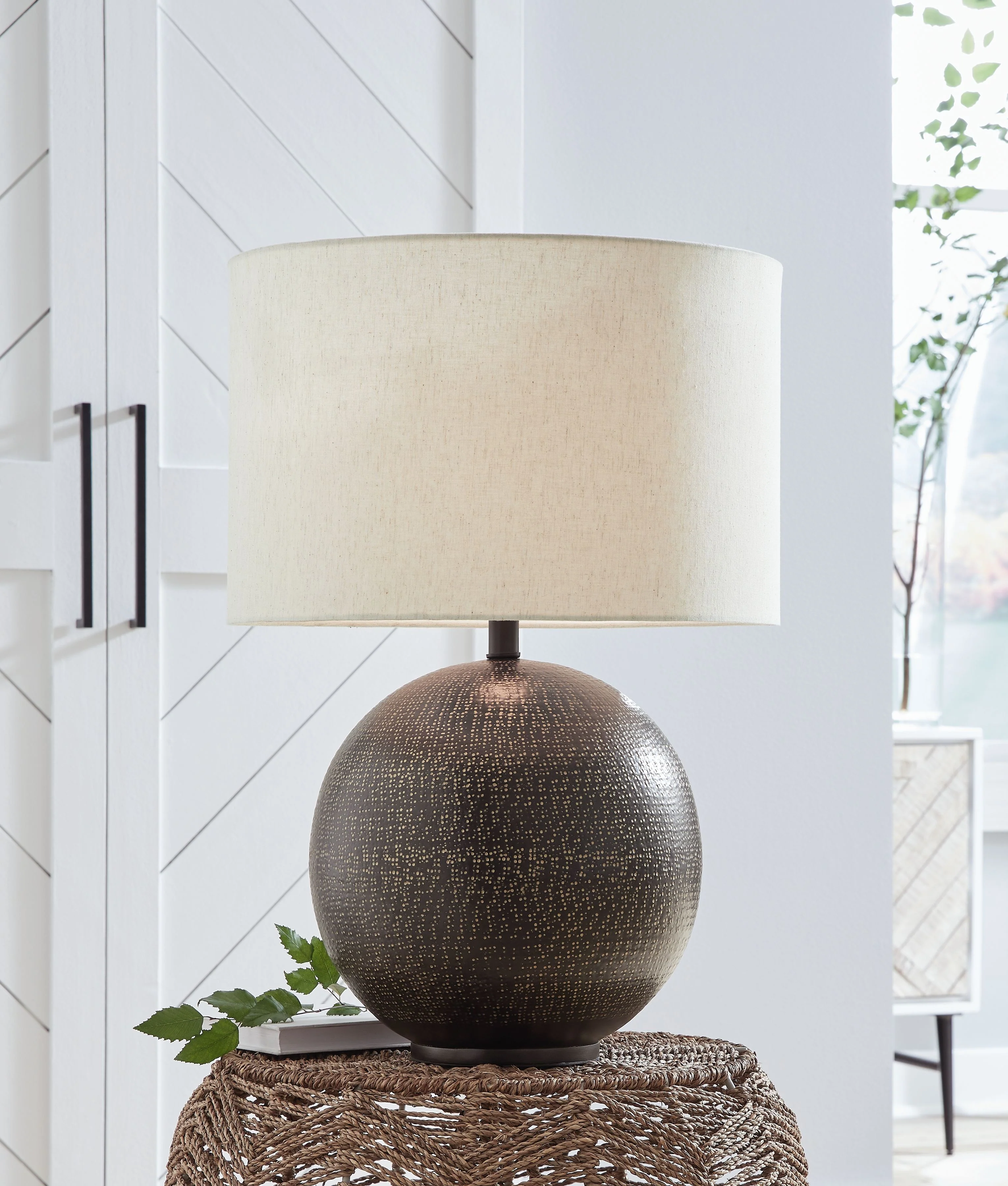 Hambell - Metal Table Lamp - Black / Gold Finish - Image 4