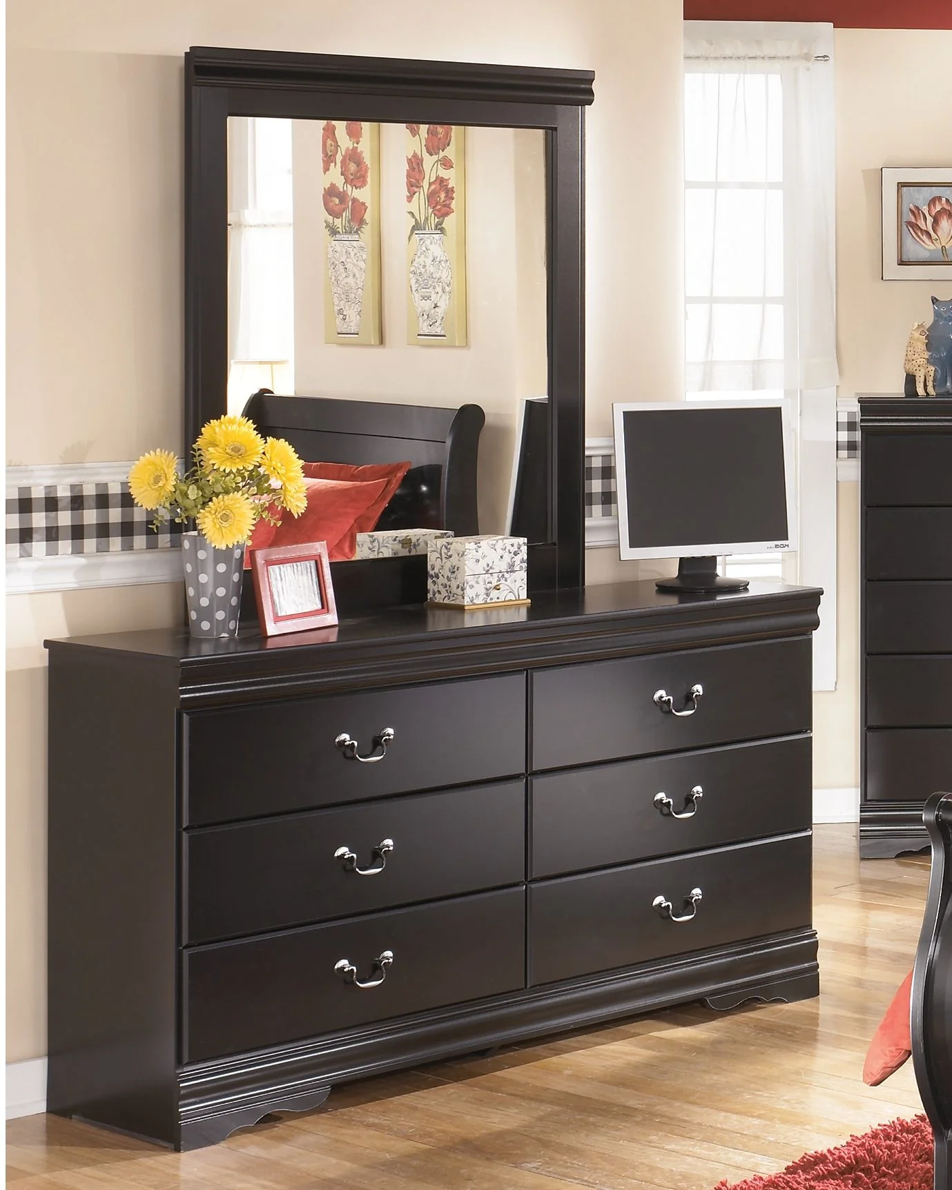 Huey Vineyard - Bedroom Set - Image 4