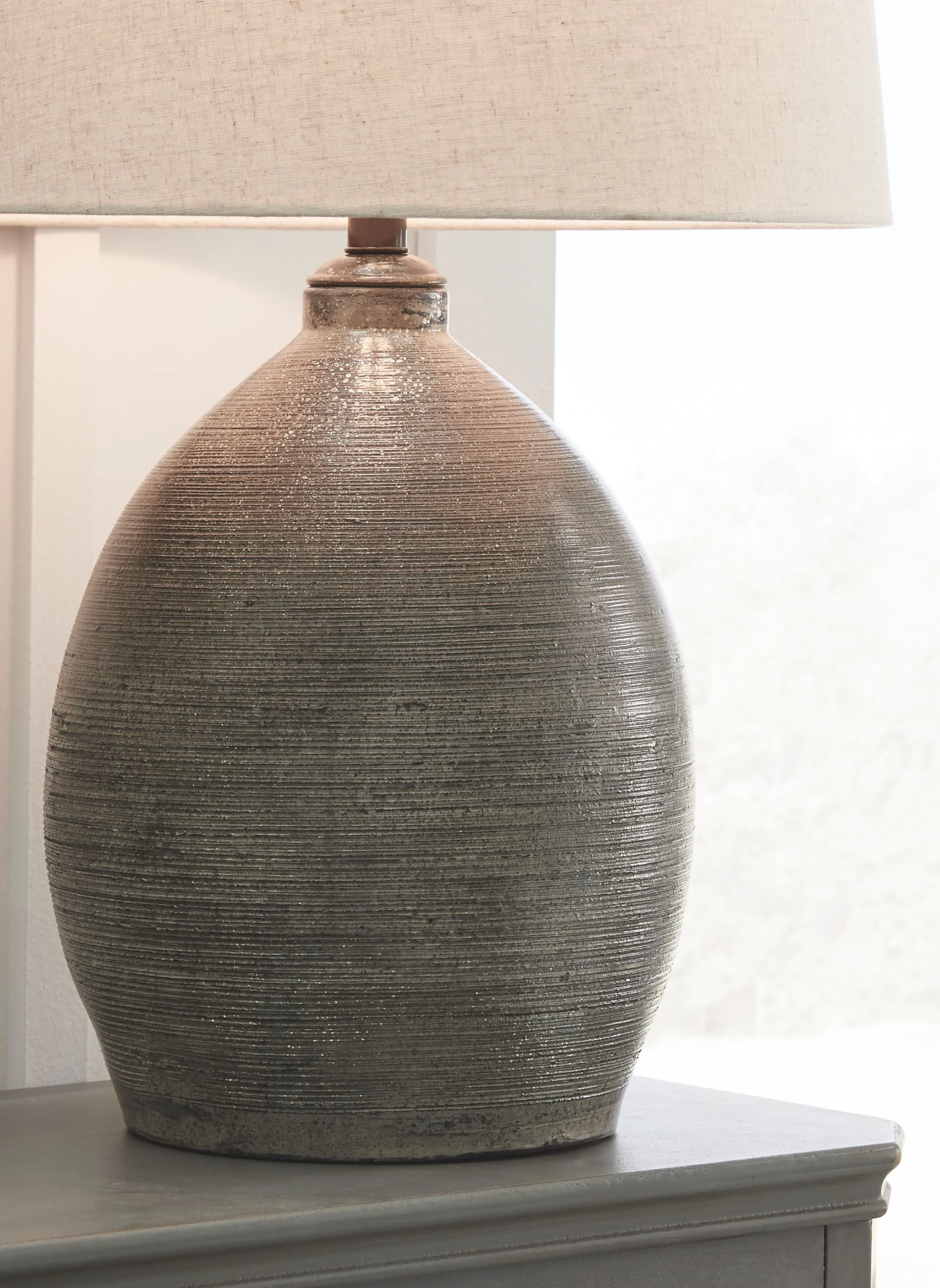 Joyelle - Terracotta Table Lamp - Gray - Image 3
