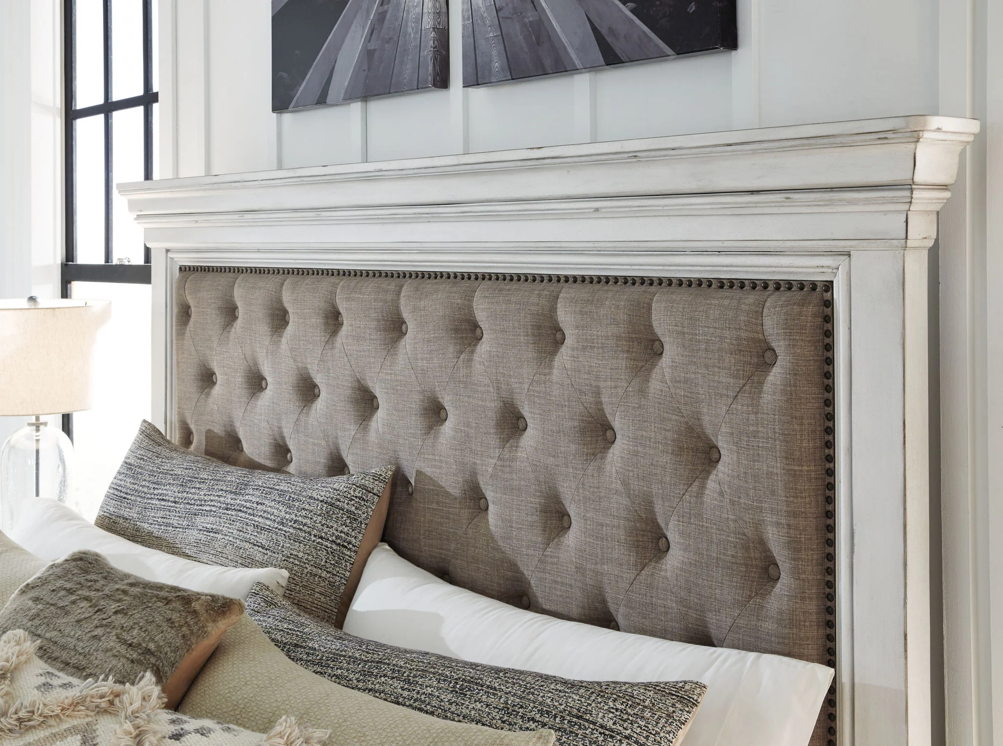 Kanwyn - Upholstered Panel Bed - Image 9