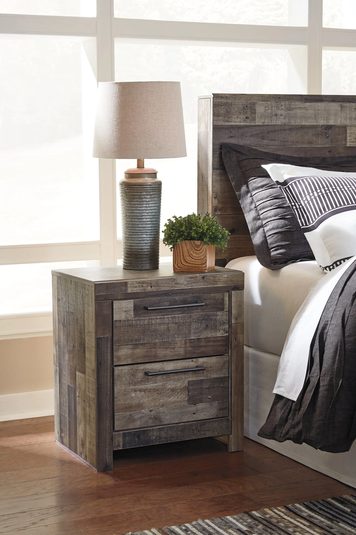 Derekson Queen Panel Bed with 6 Storage Drawers with Mirrored Dresser and 2 Nightstands - Image 5