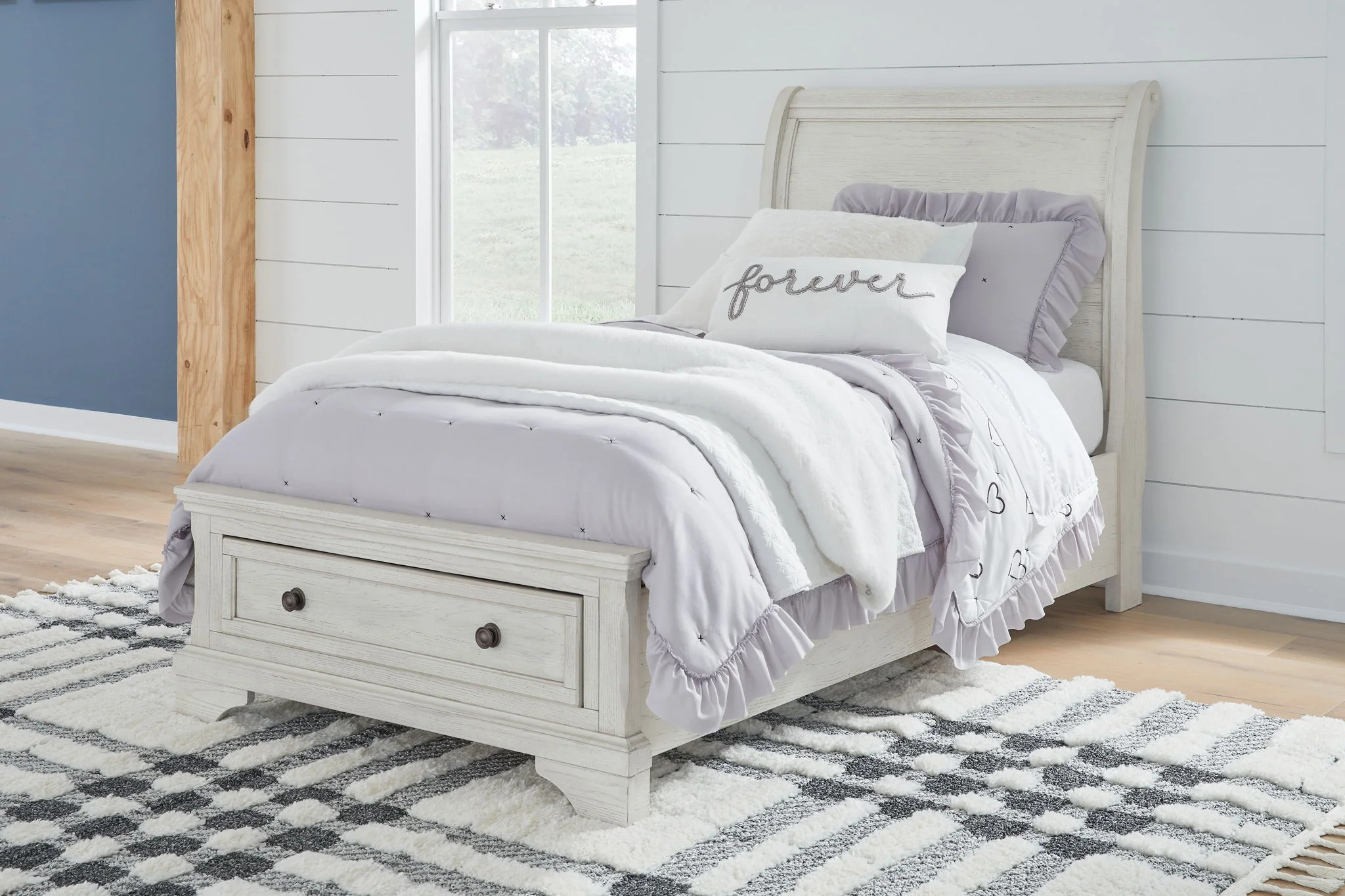 Robbinsdale - Sleigh Bed - Image 6