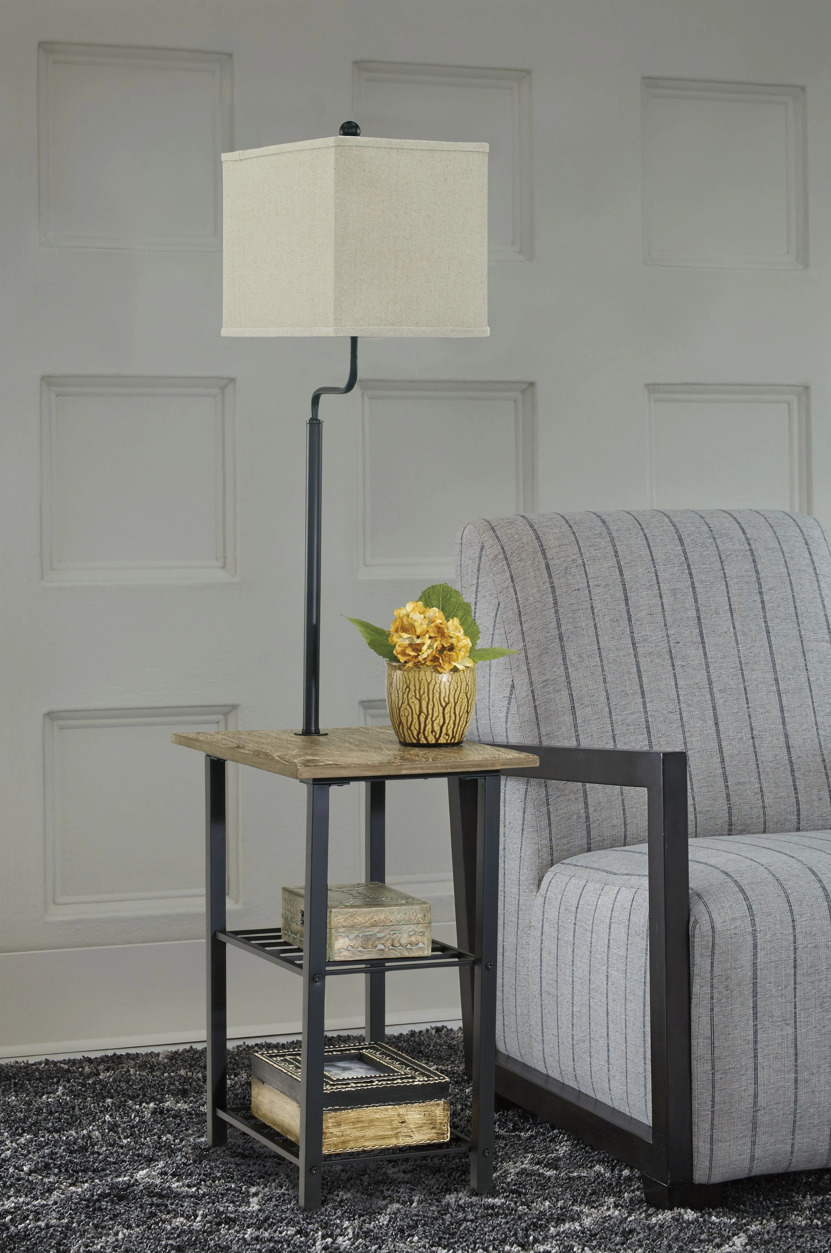Shianne - Metal Tray Lamp - Black - Image 3