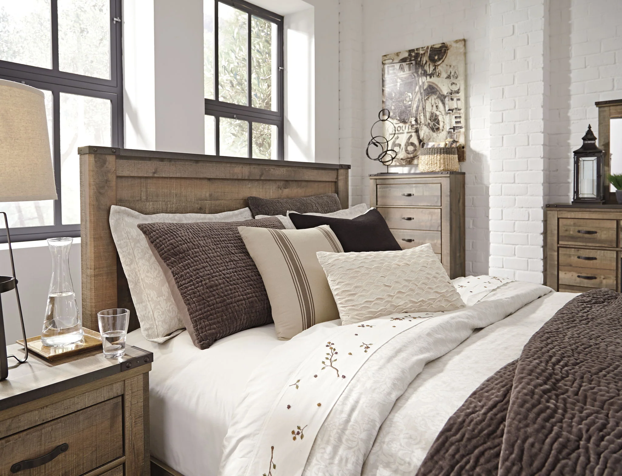 Trinell - Panel Bed - Image 26