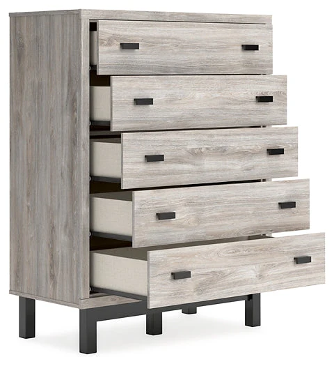 Vessalli Five Drawer Wide Chest - Image 4