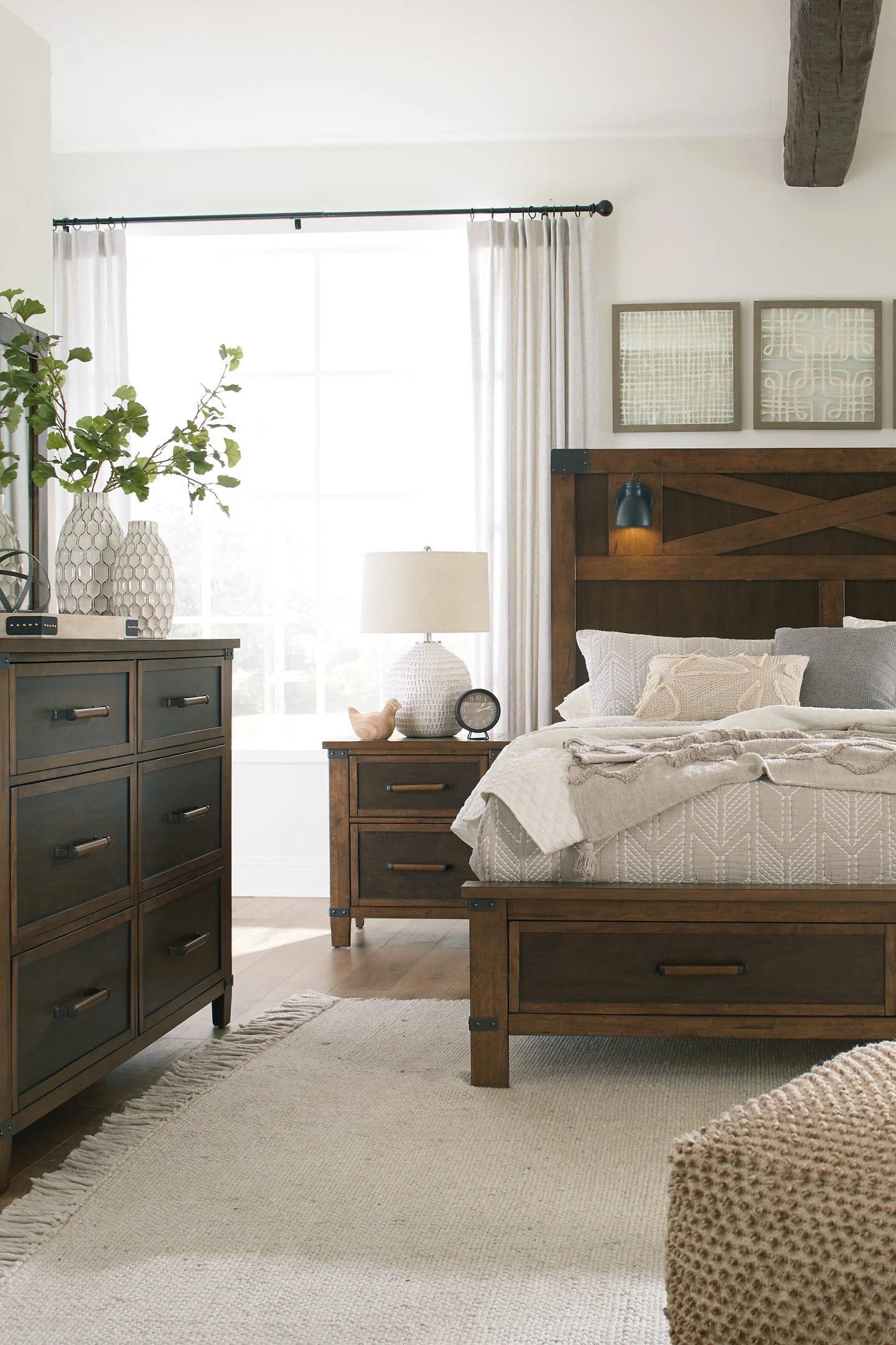 Wyattfield Queen Panel Bed with Storage - Image 15